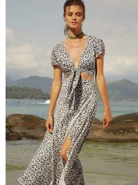 Vix by Paula Hermanny Black and White Long Dess, tie front, cut outs, small